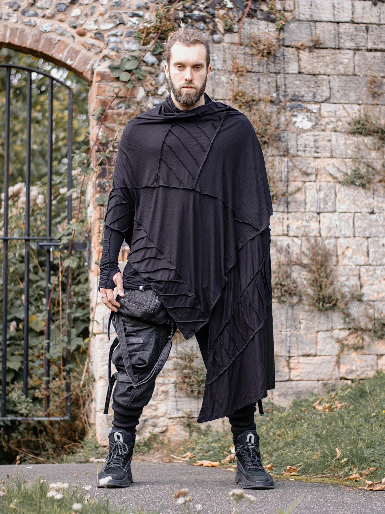 Atheon Oversized Scarf with Overlock Details - Black