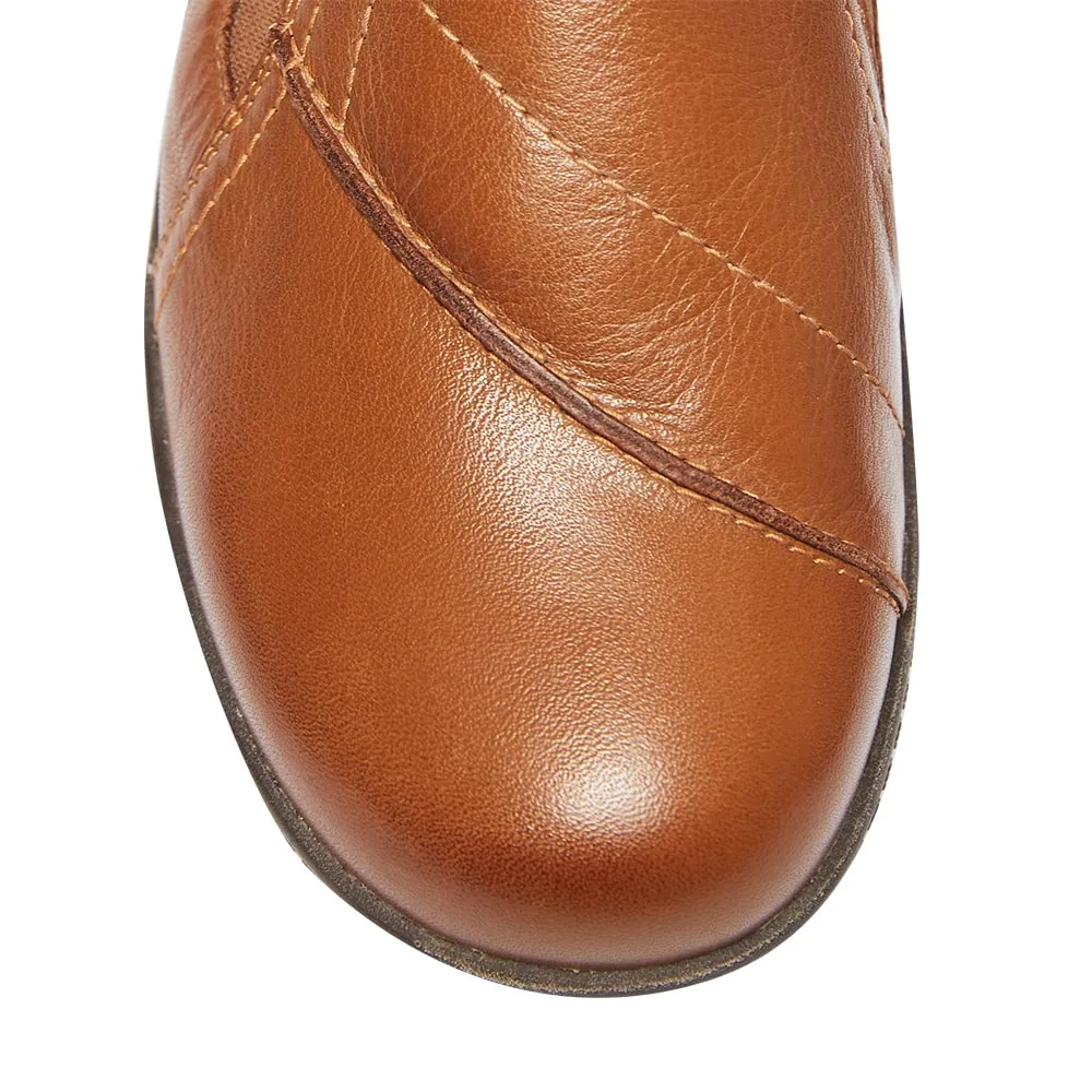 Latrobe Loafer in Mid Brown Leather