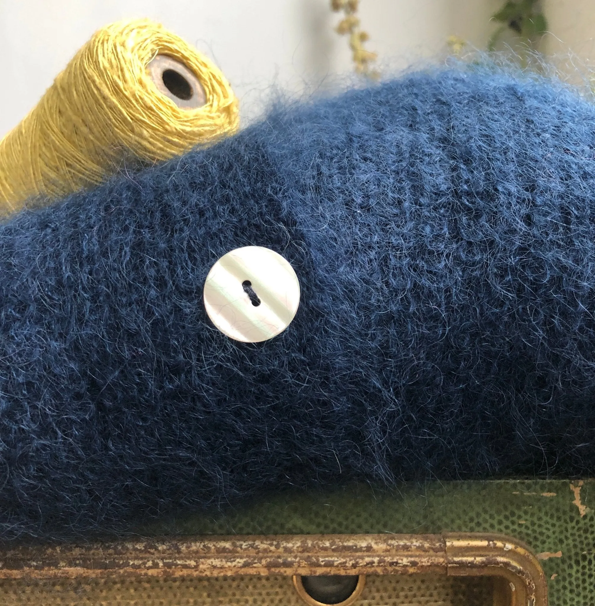 Le gilet Philippine mohair et laine - bleu marine