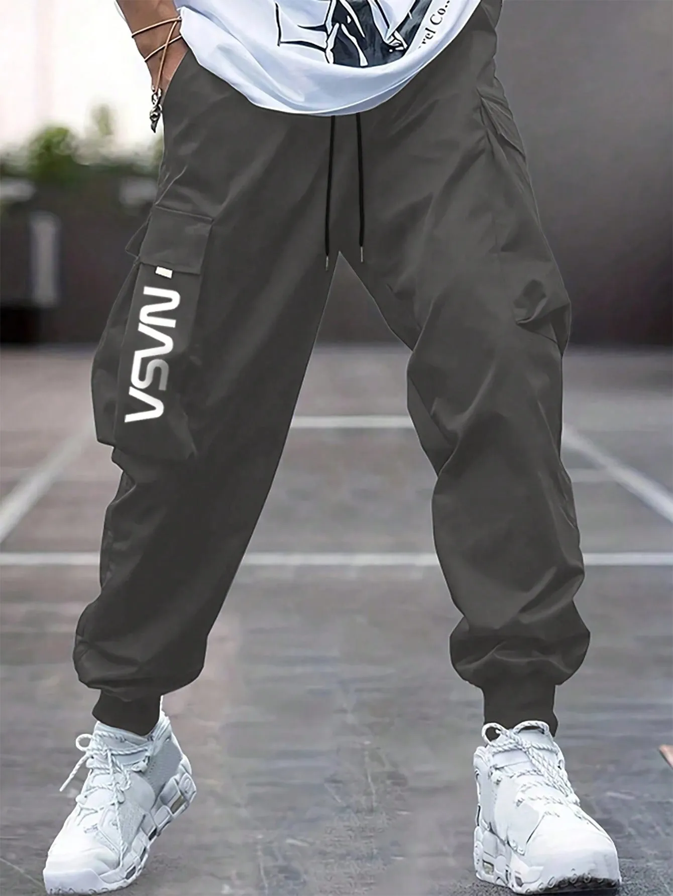 Men's Letter Print Cargo Pants With Multiple Pockets