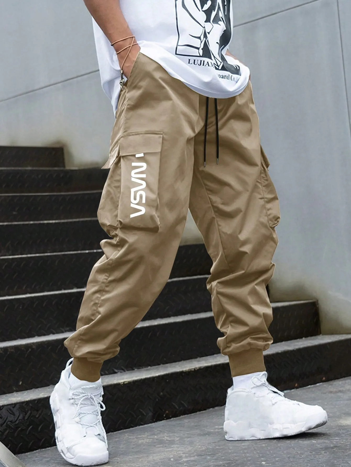 Men's Letter Print Cargo Pants With Multiple Pockets