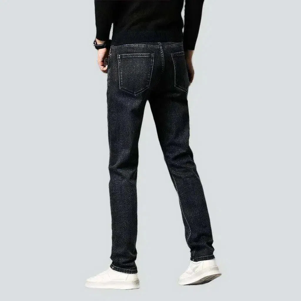 Narrowing men's dark jeans