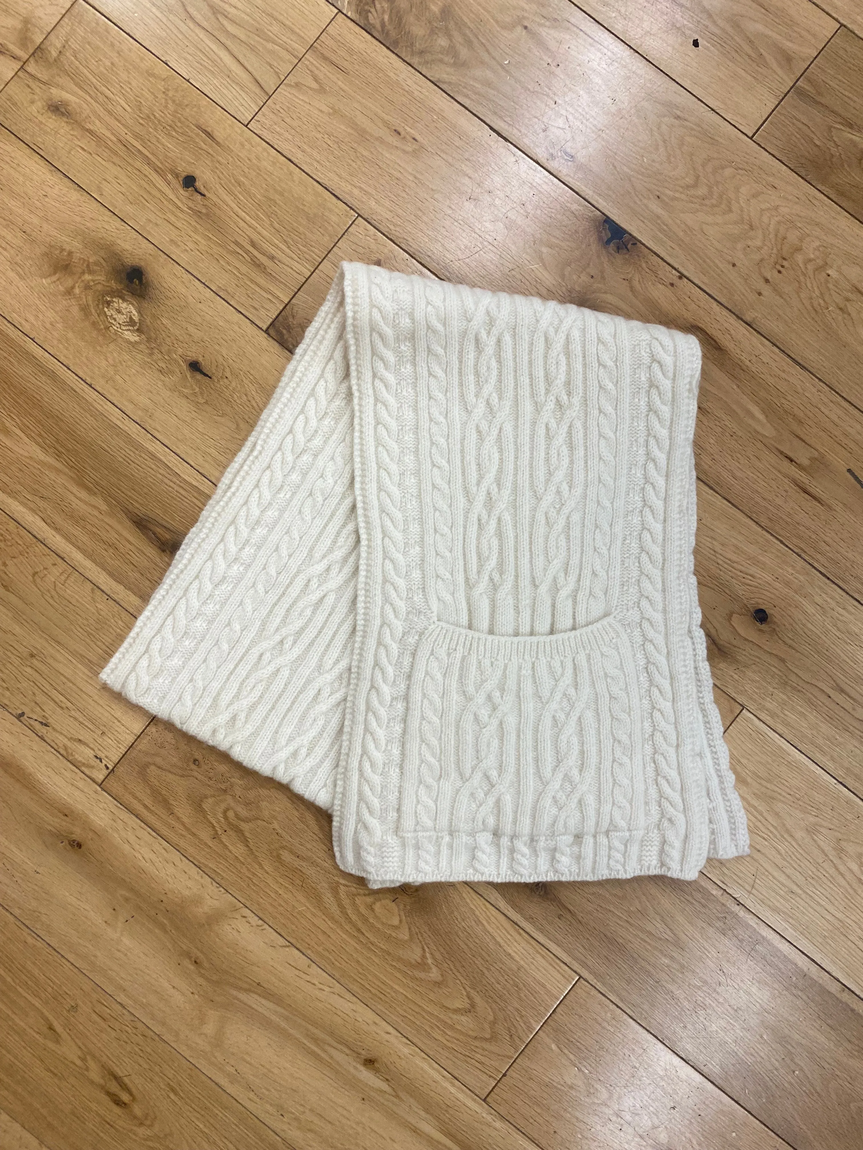 Pippy Lambswool Knitted Scarf in Ecru