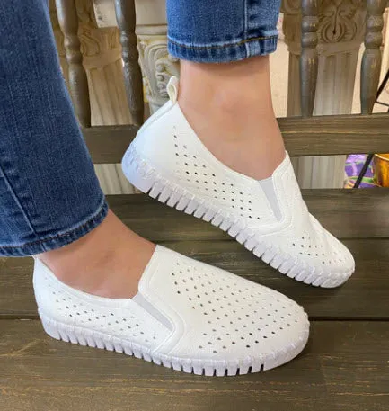 Tulip 140 - The Perforated Slip-On with Gore in White