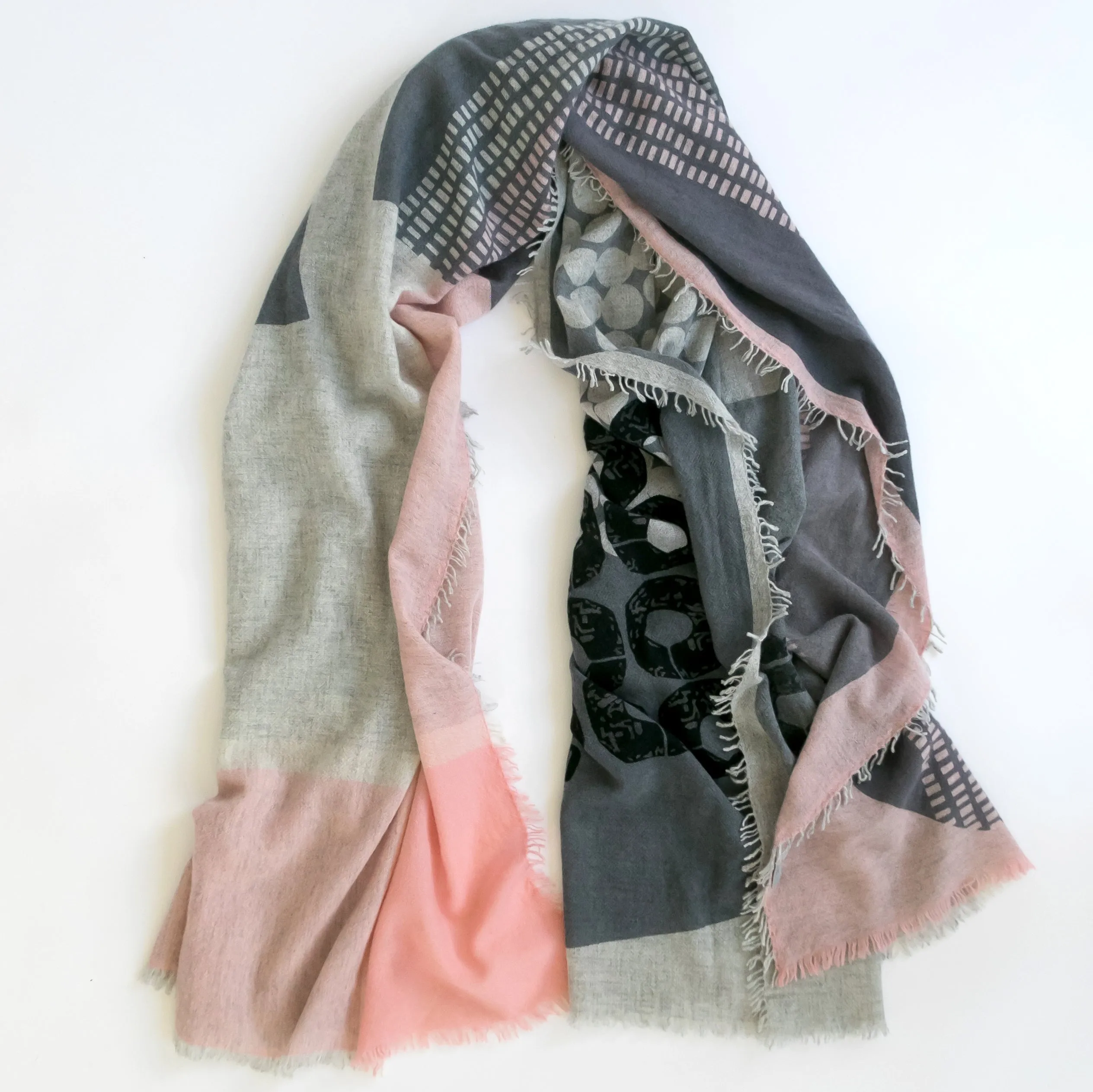 XO 100% cashmere scarf